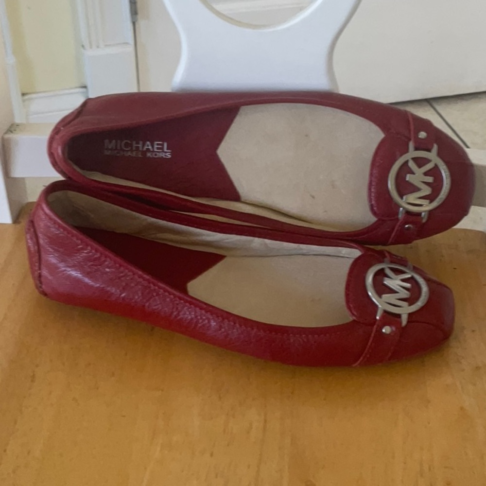 Michael Kors Red Leather Flats with Silver Logo - Picture 4 of 9